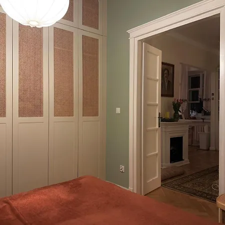 Under The Ship - Old Town *