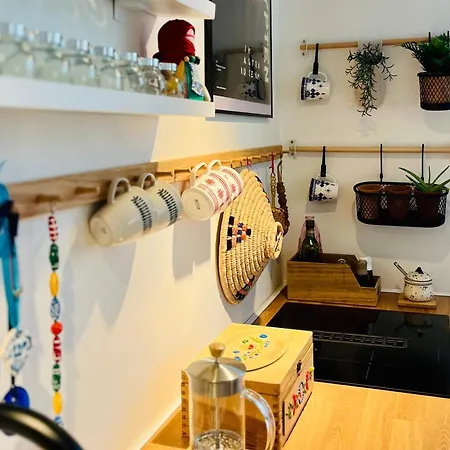 Under The Ship - Old Town Apartment *