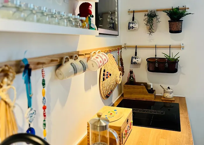 Under The Ship - Old Town Apartment *