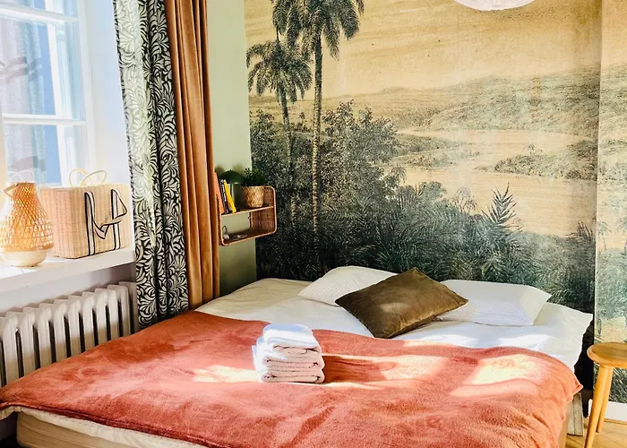 Under The Ship - Old Town *