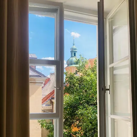 Under The Ship - Old Town Appartement *