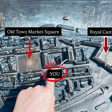 Under The Ship - Old Town * Warsaw